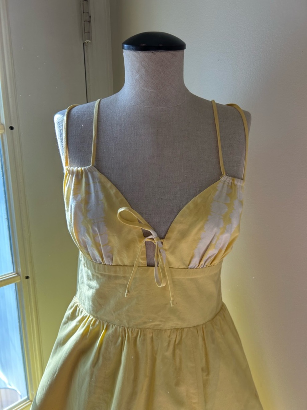 Betsey Johnson vintage Yellow and White hibiscus  Floral Halter Maxi Dress. 6 - Picture 3 of 9